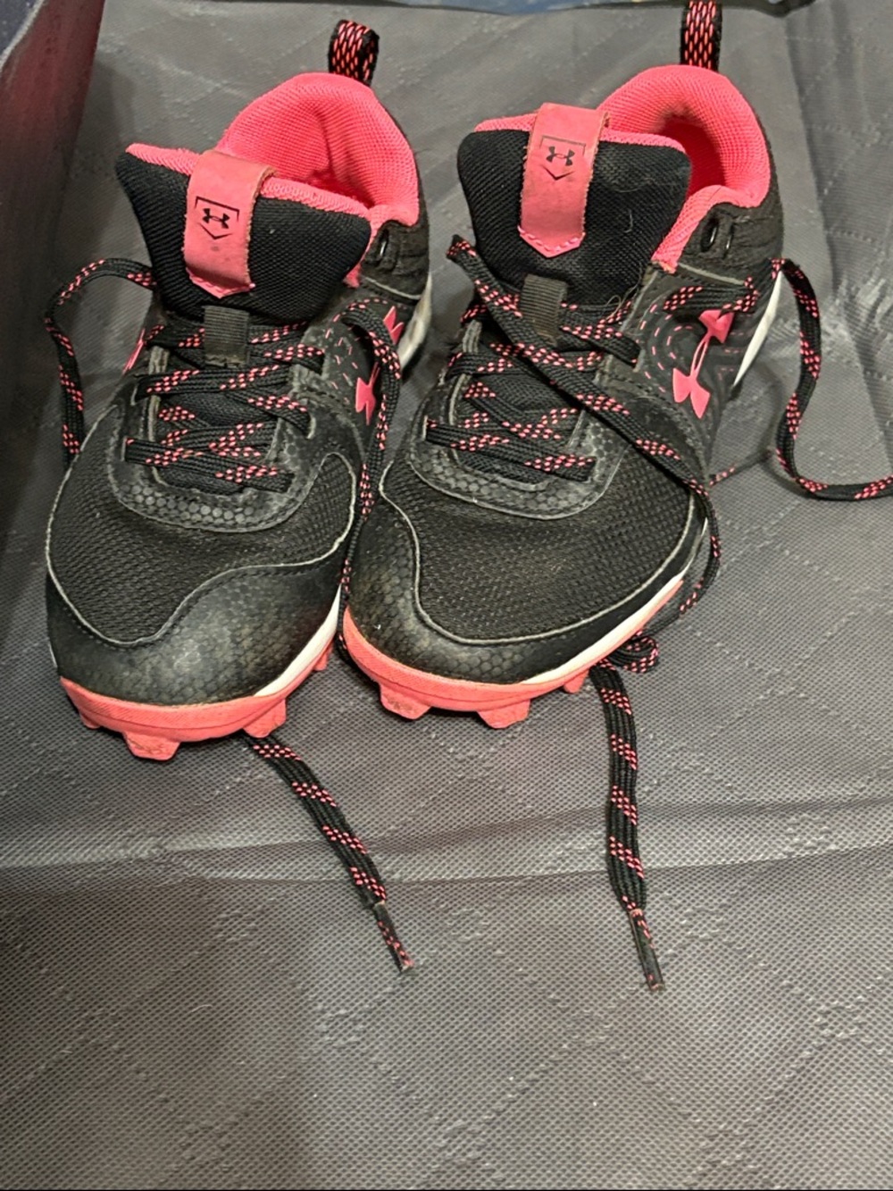Under Armour Youth 12k Baseball Softball Cleats Black & Pink with Pink Accents